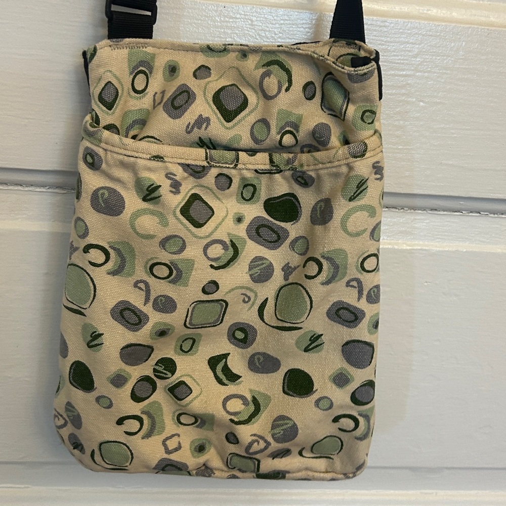 Vintage KAVU Women’s Cross Body Bag - Cream and Green Pattern - Picture 2 of 2